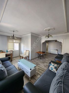  ARIKOĞLUNDAN U.MUMCUDA ÖRNEK SİTESİNDE OTOPARKLI 2+1 90M2 3 . KAT