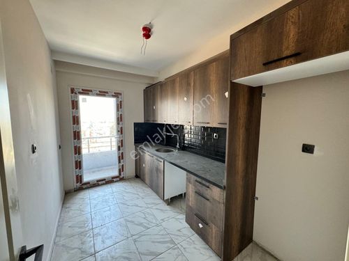  BM''DEN TARSUS MERKEZ'DE ÇEVREYOLUNA YAKIN 2+1 SATILIK DAİRE+OFİS