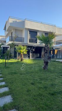 Menderes Barbaros Mah Kiralık 4+1 Triplex Villa