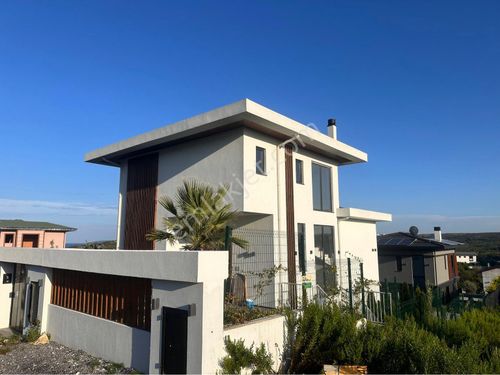 Riva’da Deniz Manzaralı Sıfır 5+1 Satılık Villa