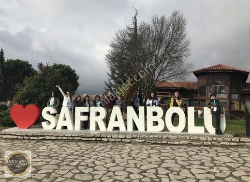 ÇEKMEKÖY SAFRANBOLU EVLERİNDE SÜPER KONUMLU SÜPER BİR DAİRE