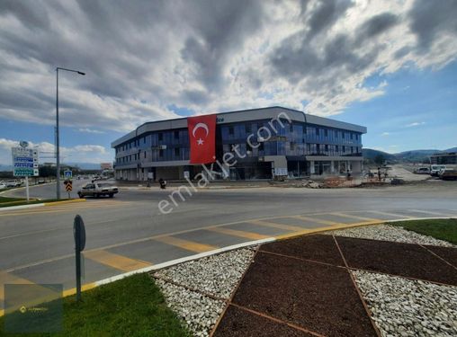 SERDİVAN AVM'YE 500 M,4 CADDELİ KAVŞAKTA,KÖŞE BAŞI,240 M2 MAĞAZA