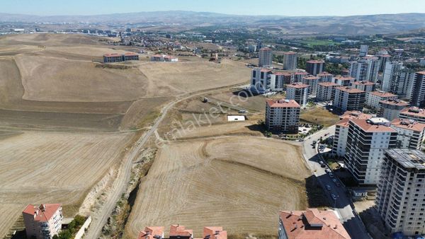 İmaremlak2'den 1,40 Emsal Cadde Cepheli Yüksek Kat Konut Arsası