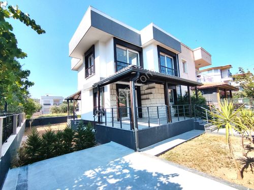 Remax'tan 215m2 arsa payı ile denize yakın, delux sıfır villa