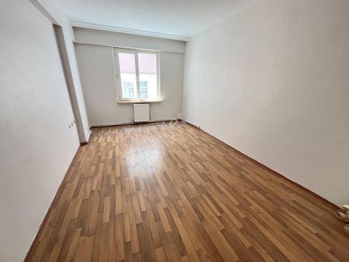 TEKİRDAĞ ÇORLU MUHİTTİN MAHALLESİNDE 3+1 140 M2 KİRALIK DAİRE 