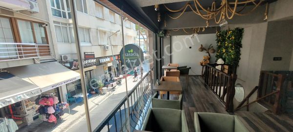  Karşıyaka Çarşıda Süper Fırsat: Devren Kiralık Cafe-Restaurant