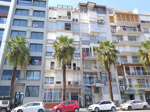 Karşıyaka Alaybey Sahilde Vapura Çarşıya Çok Yakın 2+1 Kiralık Daire