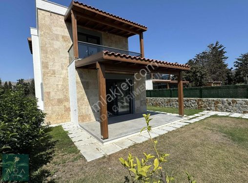 Gümüşlükte Merkezi Konumda Satılık Villa