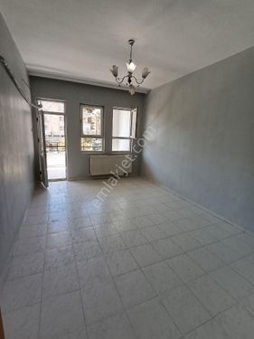 UYGUN EMLAKTAN YENİSEHİRDE 1. KAT 4 ODA SATILIK DAİRE 