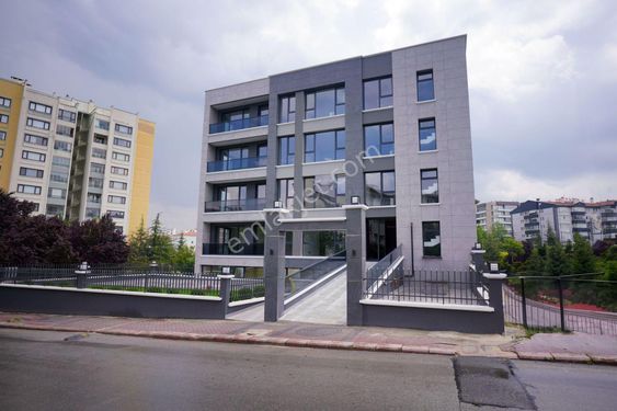  ÜMİTKÖYDE 1+1 '  2+1 SATILIK DAİRE OFİS İÇİN UYGUN 