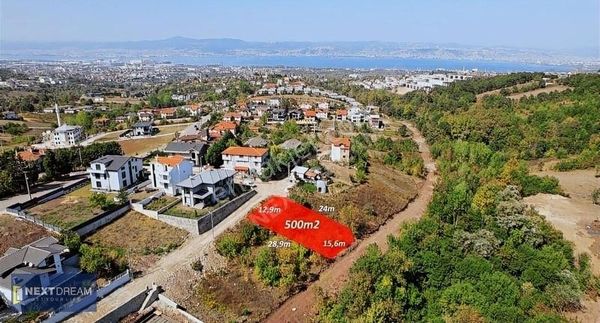 BAŞİSKELE BAHÇECİK'TE HARİKA KONUMLU 500 M² VİLLA ARSASI