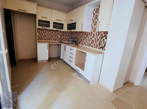 KARŞIYAKA ORDU BULVARI YAKINI SATILIK ARAKAT 2+1 DAİRE