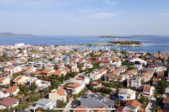 URLA ÇEŞMEALTI MERKEZDE GÜVENDİK OKUL CADDESİNDE 5+1 KİRALIK VİLLA