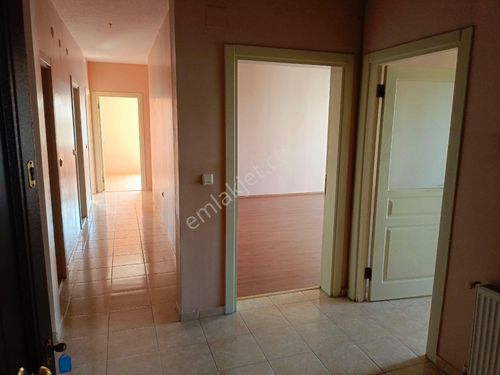 Küçükçekmece Halkalı Atakent mah.   Kardelen Sitesi'nde kiralık 3+1