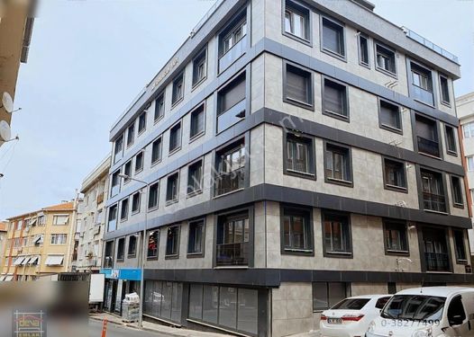 DEVADAN FISTIKAĞACINDA 1 YILLIK BİNADA KÖŞE BALKONLU 2+1 DAİRE