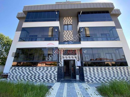 ÖMER İNANDAN TERASLI 2+1 200m2 SATILIK DAİRE