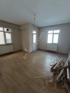 BAHÇELİEVLER HÜRRİYET MAHALLESİ ACİL 2+1 SATILIK DAİRE 