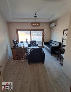 BORNOVA MERKEZDE ÇARŞI İÇERSİNDE 2 ADET 1+1 YATIRIMLIK