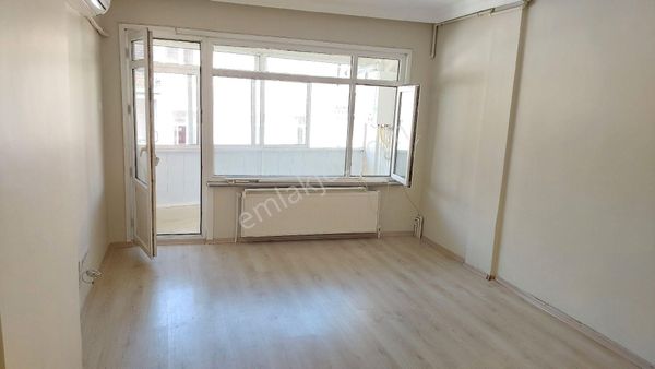 Üsküdar merkeze yakın sıfırlanmış kiralık 2+1 kombili daire