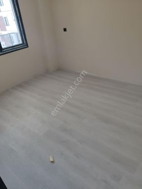 UŞAK MERKEZ FATİH MAH. 3+1 ARA KATSATILIK SIFIR DAİRE