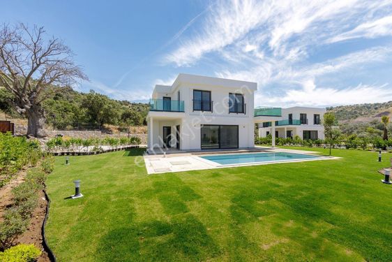 Bodrum Gündoğan'da Bahçeli ve Özel Yüzme Havuz 3+1 Lüks Villa