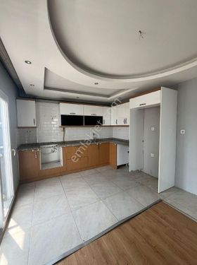 BAHÇEŞEHİR DE GENİŞ OTURUMLU DOĞALGAZLI 3+1 SATILIK DAİRE 