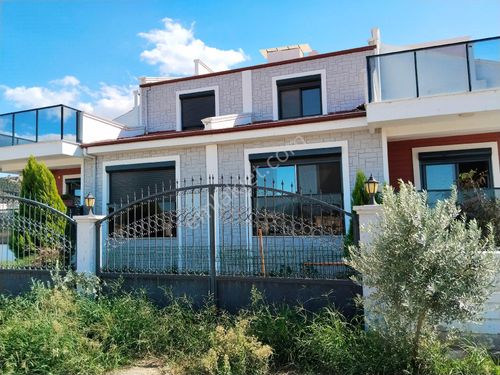 Salihli Yüzme Havuzlu Kiralık Villa