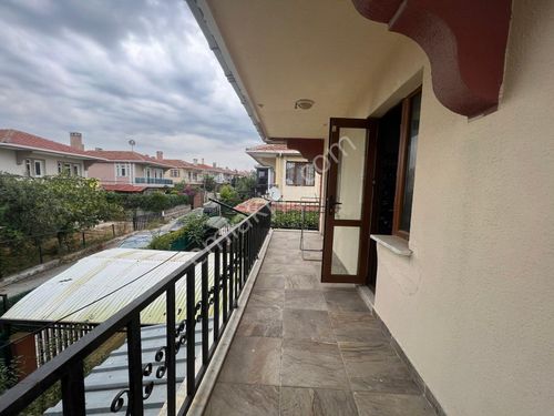 Güzelce kardelen sitesi 3+1 Kiralık Geniş Bahçeli Villa