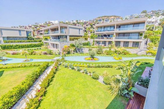 Bodrum Gündoğan’da Denize Sıfır 3+1 Lüks Daire – Özel İskelesiyle