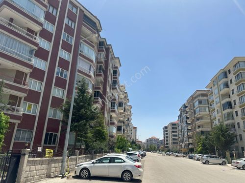  TAŞPAZAR MAH.KÜLTÜRPARKTA EŞYALI KAT:2 4+1 LÜX DAİRE ACİL SATLIK