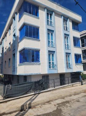  KAVAKLI MERKEZDE KİRALIK EŞYASIZ 2+1 Аренда без мебели Rent