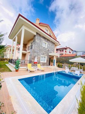 Ovacık’ta Site İçinde Müstakil Havuzlu,  4+1 Villa 