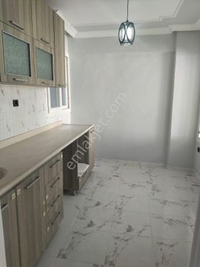 Sağlık mah satılık 3+1 ayrı mutfak daire 6 katlı binanın 4 katı asansörlü  120 m2 Kuzey cephe