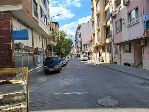 Balıkesir/Edremit'te inönü cad.Tugay yakın 40m2 cadde üzerinde işyeri