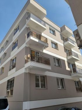 izmir konak zafertepe de 1+1,doğalgazlı, otopark lı,asansörlü, lüks daire 16500 tl.