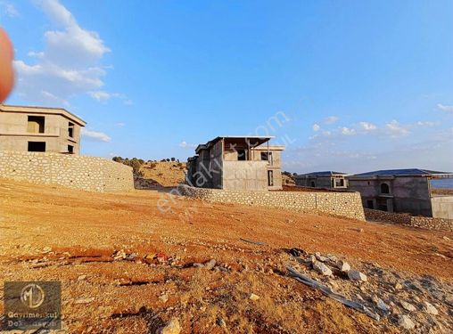 TİLLO KALE YOLUNDA İMARLI 471 m2 İMARLI VİLLA