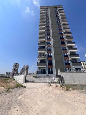 Sarıçam stadyum civarı 1+1 iskanlı hasarsız yeni bina