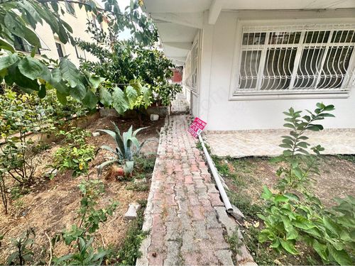 SECRET HOUSE’dan florya caddeye 200 metre 2+1 bahçe katı