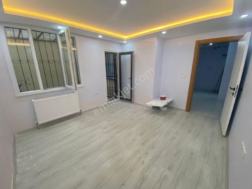 ARNAVUTKÖY İSLAMBEY MAHALLESİ'NDE SATILIK 2+1 DÜZ GİRİŞ DAİRE