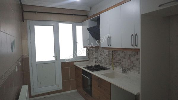  ÇİĞLİ SERKAN EMLAK DAN MENEMEN ASARLIKDA 2+1 DOGALGAZLI DAİRE