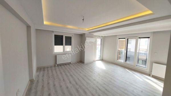 Üsküdar merkeze yakın sıfır binada kiralık 3+1 kombili daire 3.kat