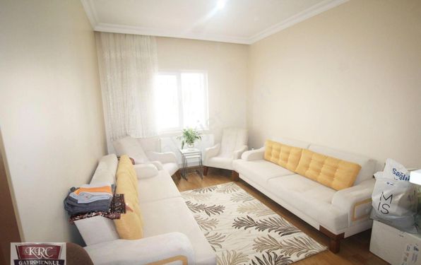 KRC'DEN MİSKET MAHALLESİNDE CADDE ÜZERİNDE ULAŞIMA YAKIN 3+1 SATILIK DAİRE