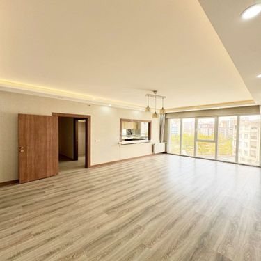   METROBÜSE 3 DK FULL KONSEPT SİTE İÇERİSİNDE 2+1 KİRALIK DAİRE