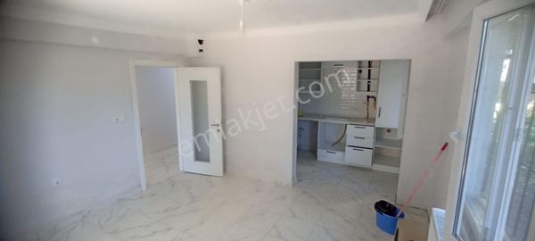  EMAY GAYRİMENKULDEN KURTULUŞTA 1+1 SATILIK DAİRE