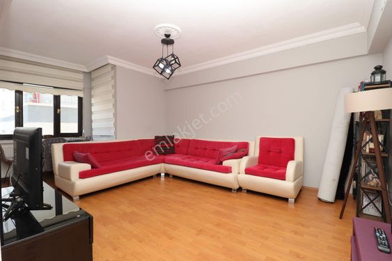  AKİF'ten ELVANKENT TOPÇU'da KAT KONUMUNDA ALTINDA DAİRE OLAN 2+1 SATILIK DAİRE