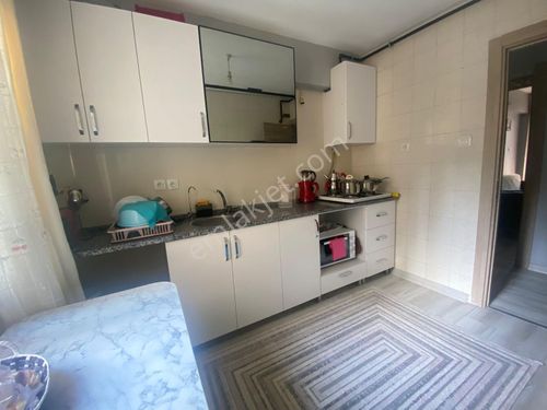 ÜZÜMCÜ OKULU YAKINI ARAKAT KAPALI MUTFAKLI 2+1SATILIK DAİRE