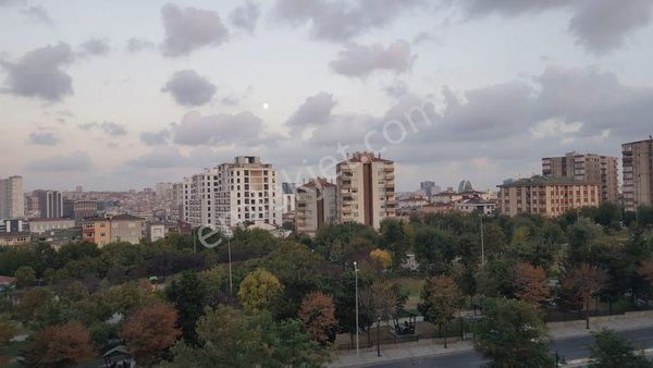 Küçükçekmece Atakent Avrupa 2 De Arakat Temiz Satılık 3+1 149m2 Daire 