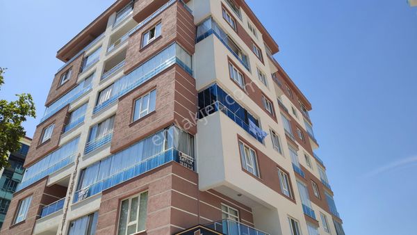 Konya Fetih Caddesi üzerinde 3+1 ara kat satılık daire