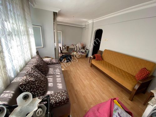 Bahçelievlerde 2+1 temiz kiralık daire 5 katlı binanın 2. Katı kiralıktır