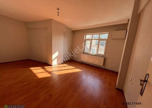 Fatih Balat'ta 3+1 Kombili Balkonlu Kiralık Daire